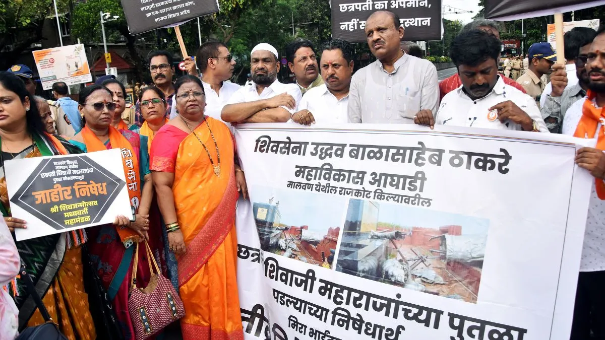 shivaji-statue-collapse-thackeray-slams-pm-modi-apology-as-arrogant-bjp-holds-counter-protest-updates